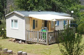 camping-familial-pyrenees-avec-piscine