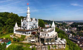 chateau-famille-suisse
