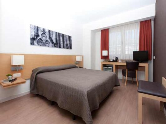 hotel-barcelone-famille-avec-piscine