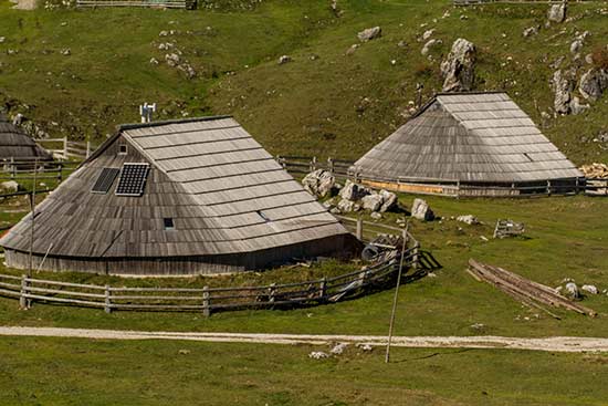 velika-planina-chalets