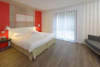 hotel-famille-angers-avec-piscine