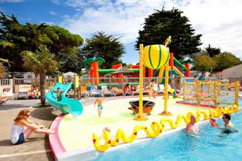 camping-familial-charente-maritime-avec-piscine