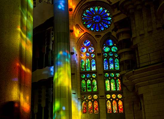 sagrada-familia-vitrail--barcelone