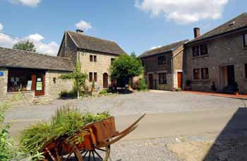 hotel-ardennes-belge-avec-piscine