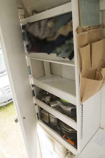 aménagement-cellule-pick-up-4x4-4-couchages