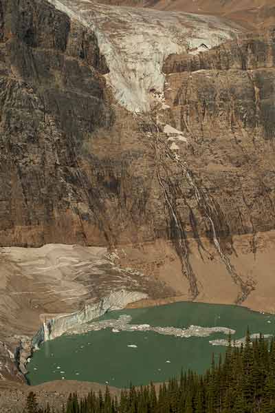 lac-cavell-rocheuses-canadiennes