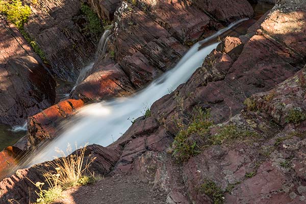 visiter-glacier-national-park-Redrock-Falls-usa