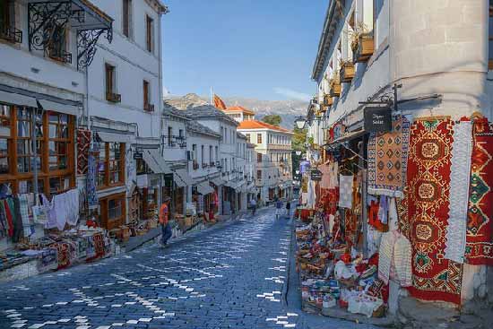 ruelle-Gjirokastër-albanie