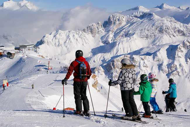 Les atouts de la station de Courchevel en famille : ski, activités et bons plans station-familiale-courchevel