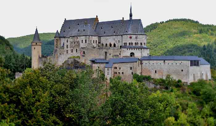 luxembourg-famille-chateau